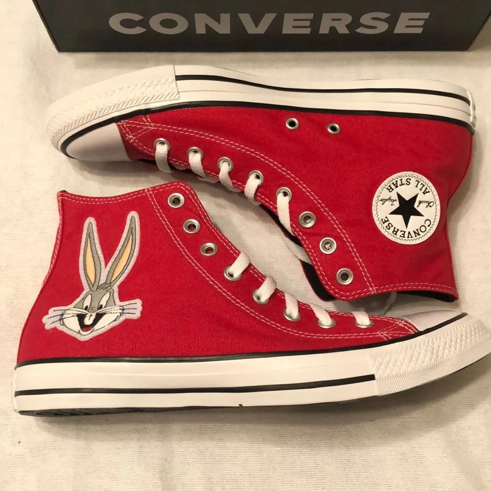 New Men’s 9.5 CONVERSE & BUGS BUNNY 80th Anniversary collab Collectors Edition.